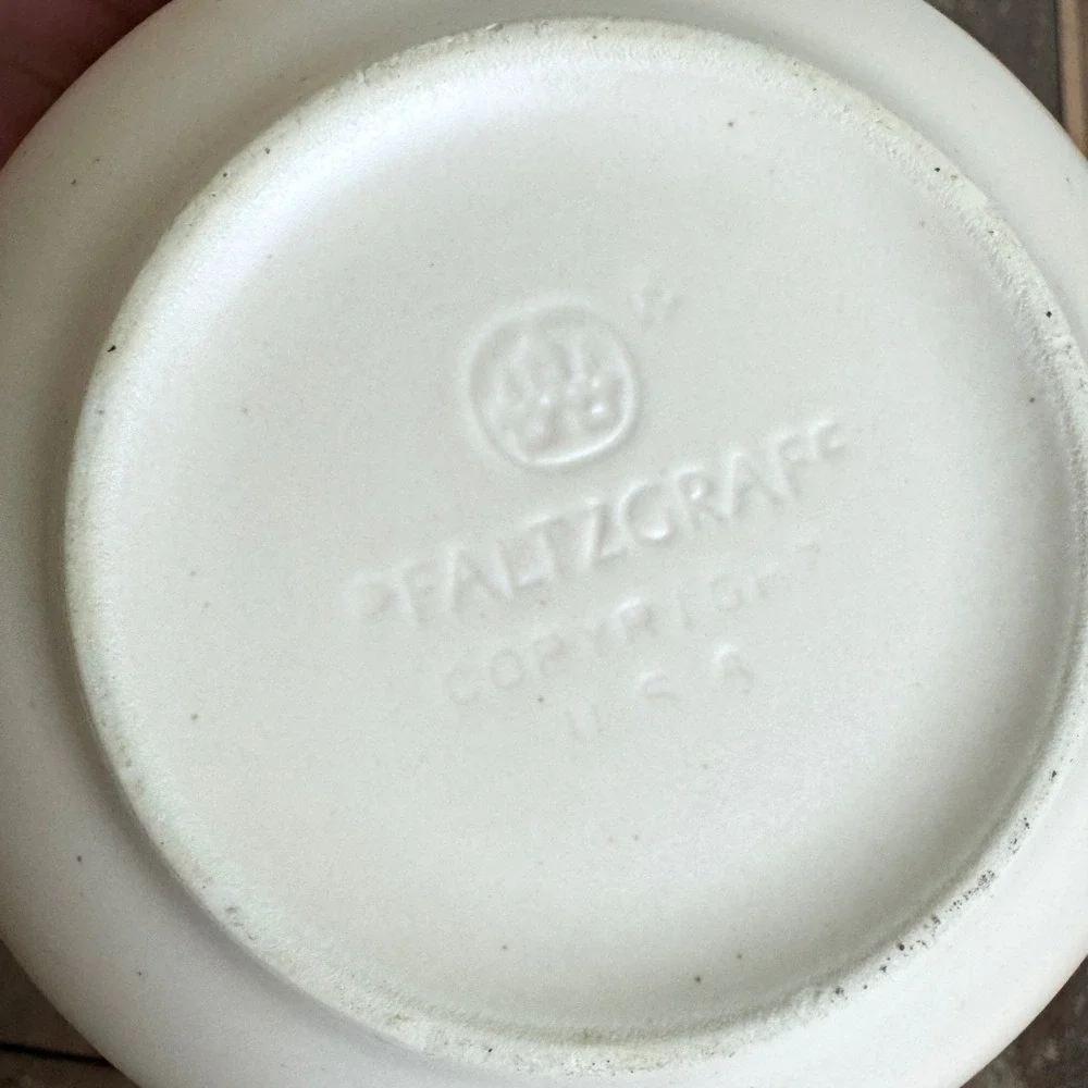 Pfaltzgraff Remembrance‎ Cream 6 inch Dinner Soup Salad Bowl Vintage Stoneware